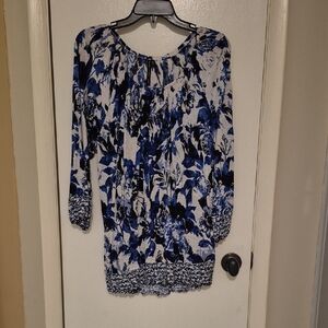 Nine Four ONE Floral Blue and White Women's Top Xl